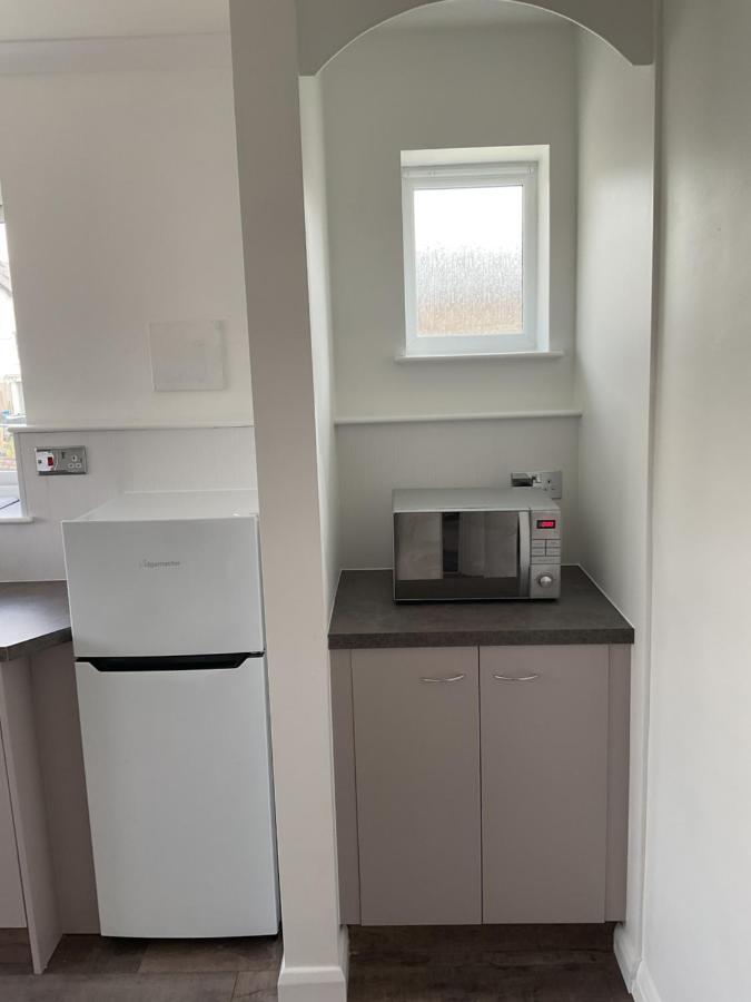 Large 2-bedroom Maisonette With Free Parking Apartment *