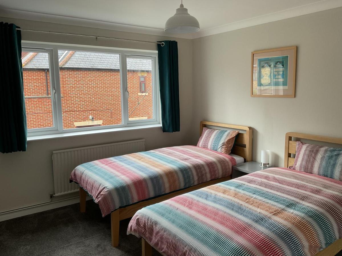 Large 2-bedroom Maisonette With Free Parking Twickenham