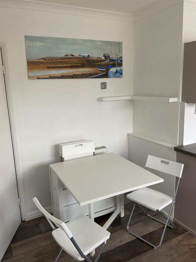 Large 2-bedroom Maisonette With Free Parking Twickenham